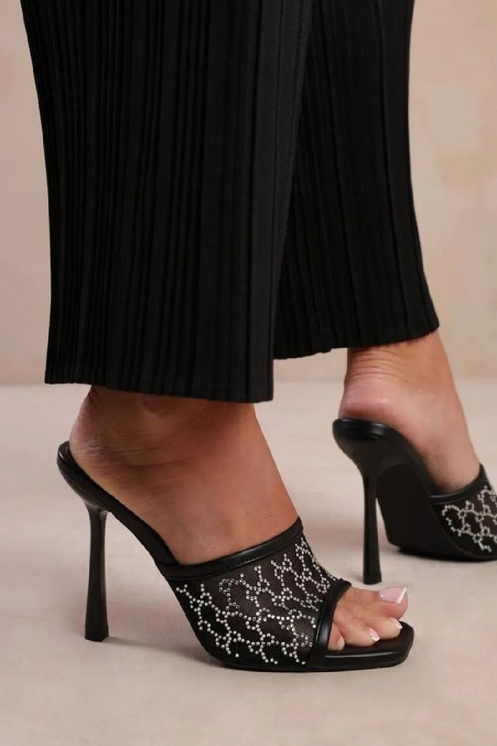 BLACK PU SQUARE TOE MULE HEELS