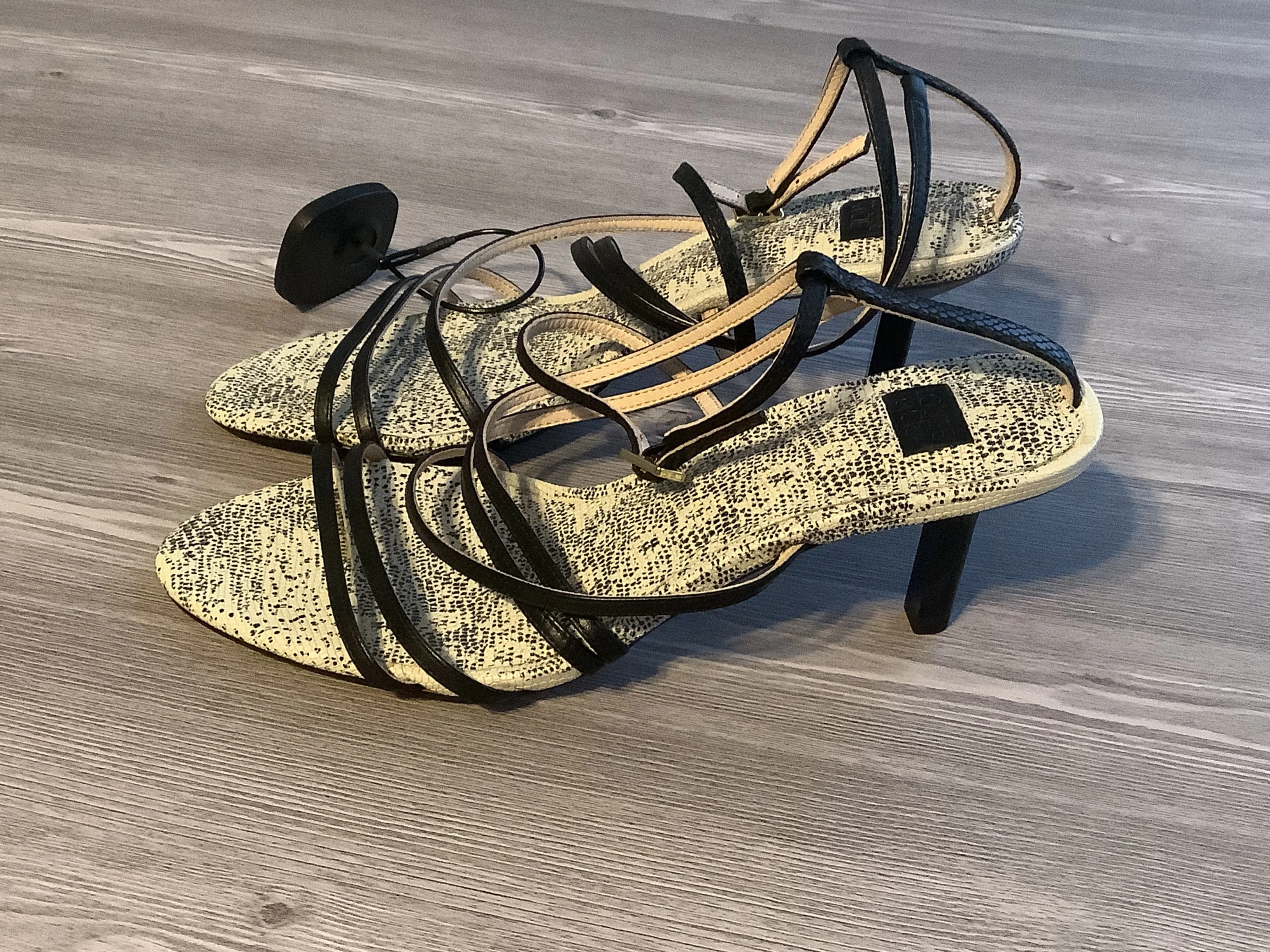 Black Sandals Heels Kitten Louise Et Cie, Size 8.5