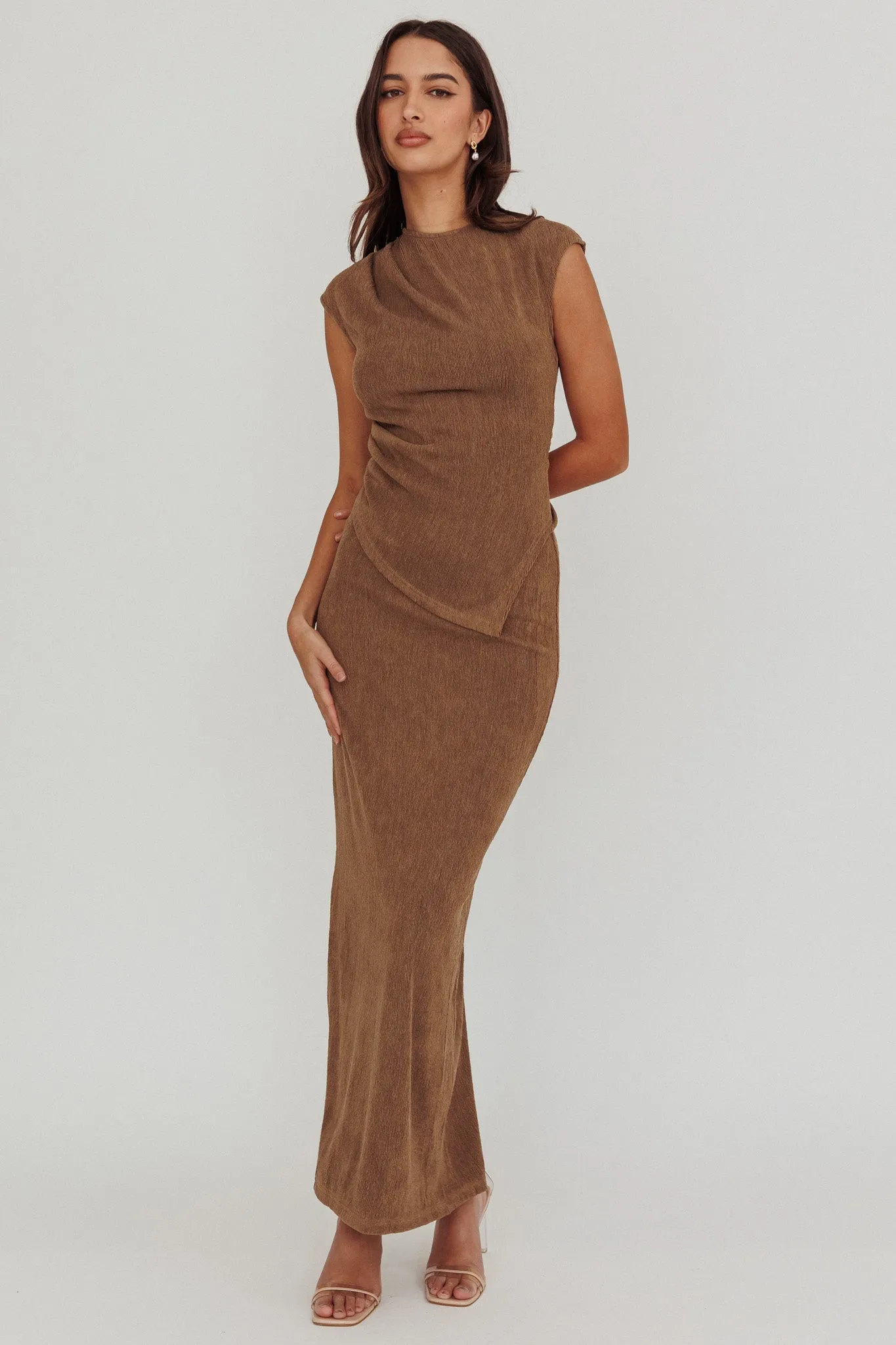 Calculated Ribbed Knit Maxi Skirt Brown