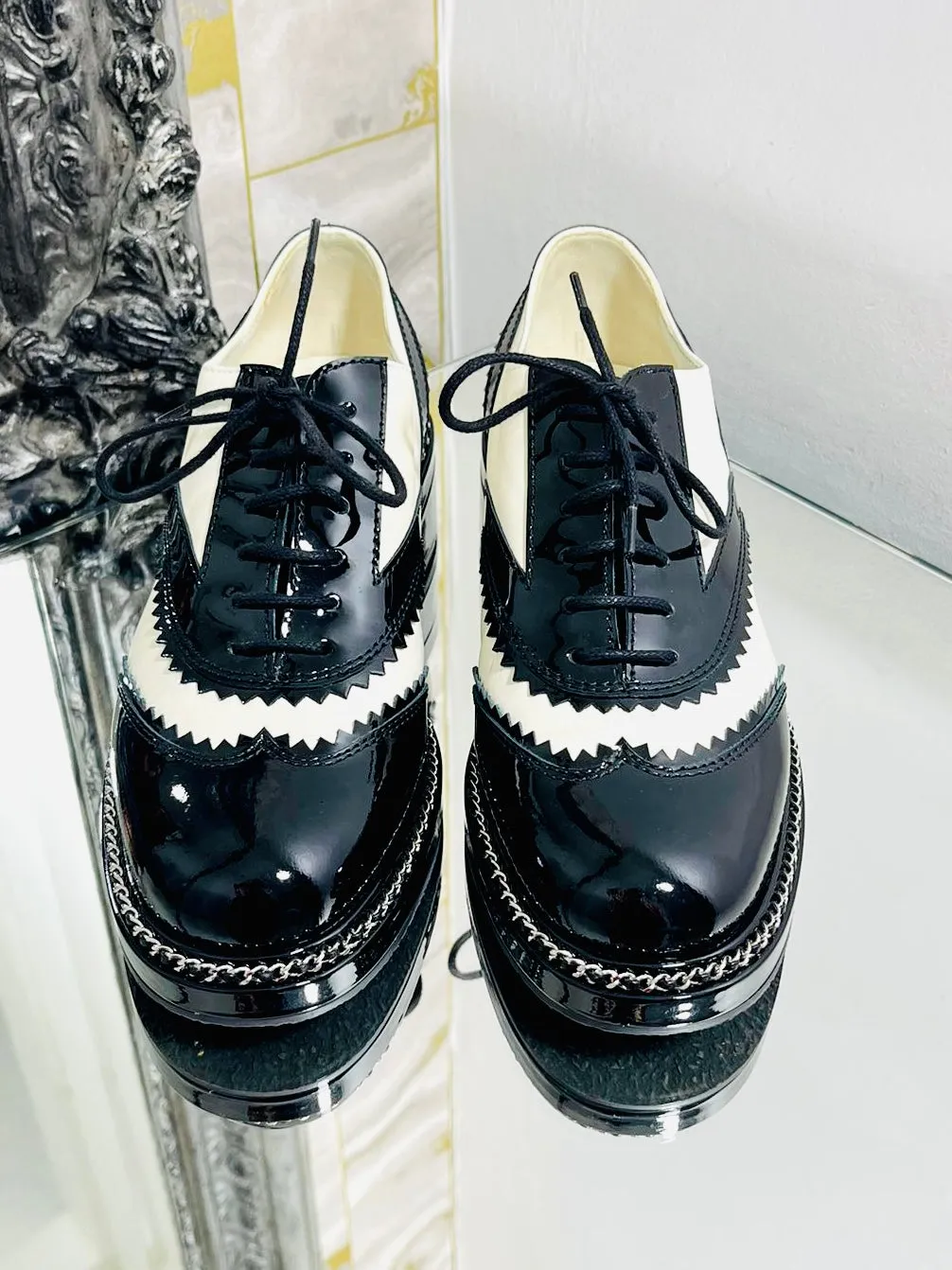 Chanel Leather, Chain & Logo Brogues. Size 37.5