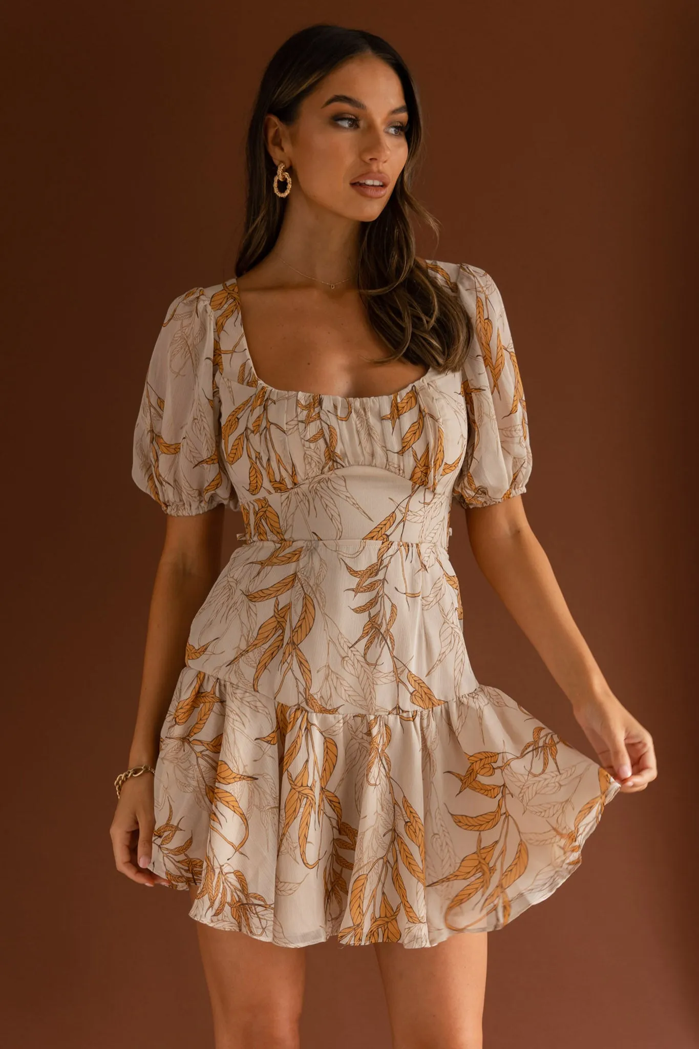 Petite Cherie Puff Sleeve Lace-Up Back Dress Leaf Print Beige