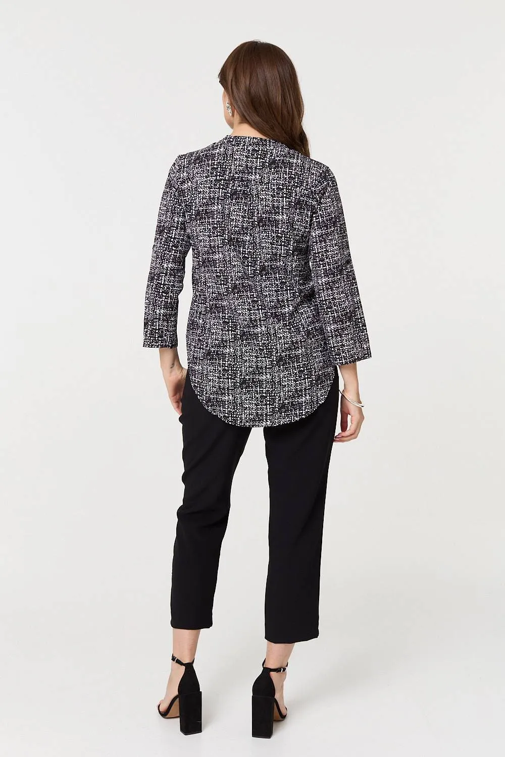 Printed 3/4 Sleeve Curved Hem Blouse