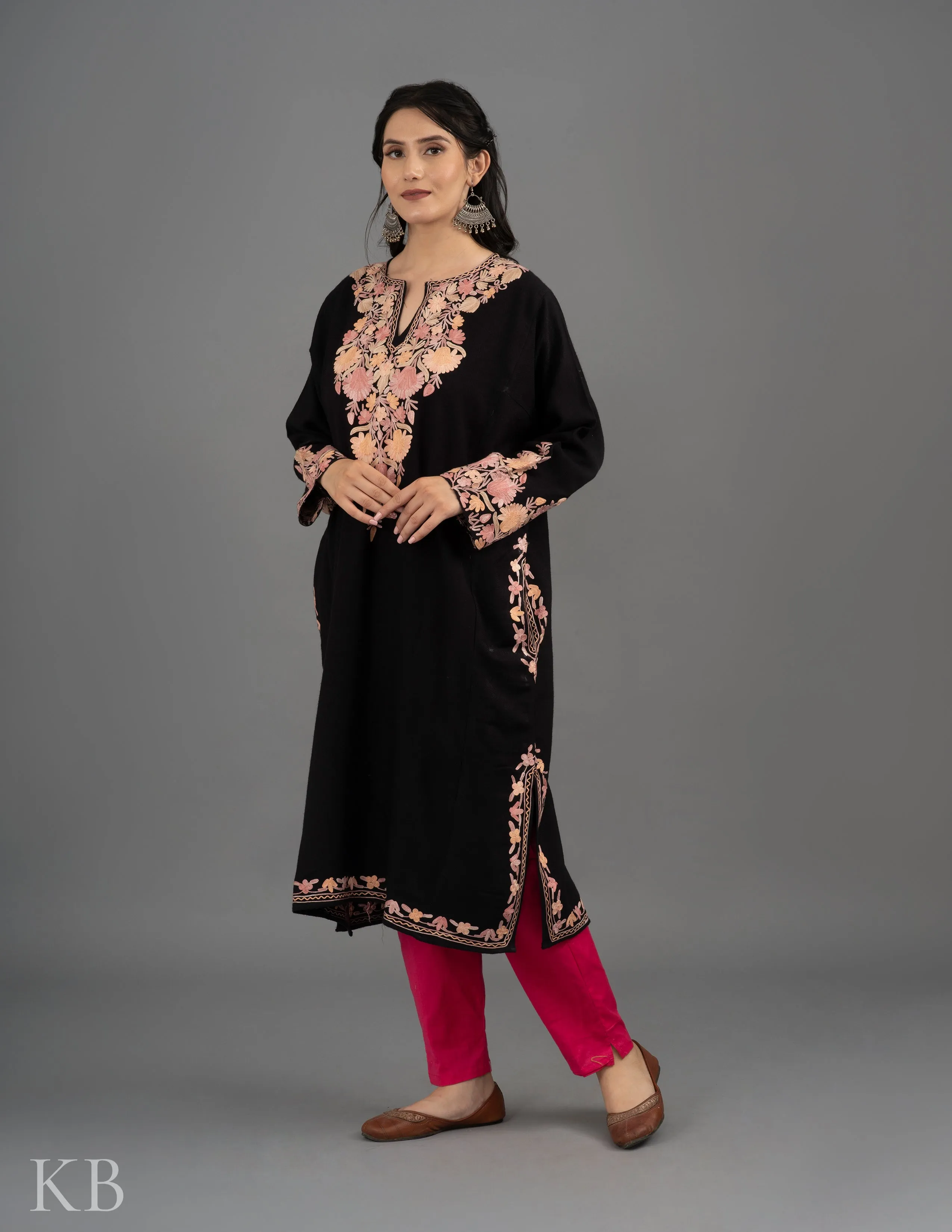 Rang-e-Khizan Black Floral Aari Phiran