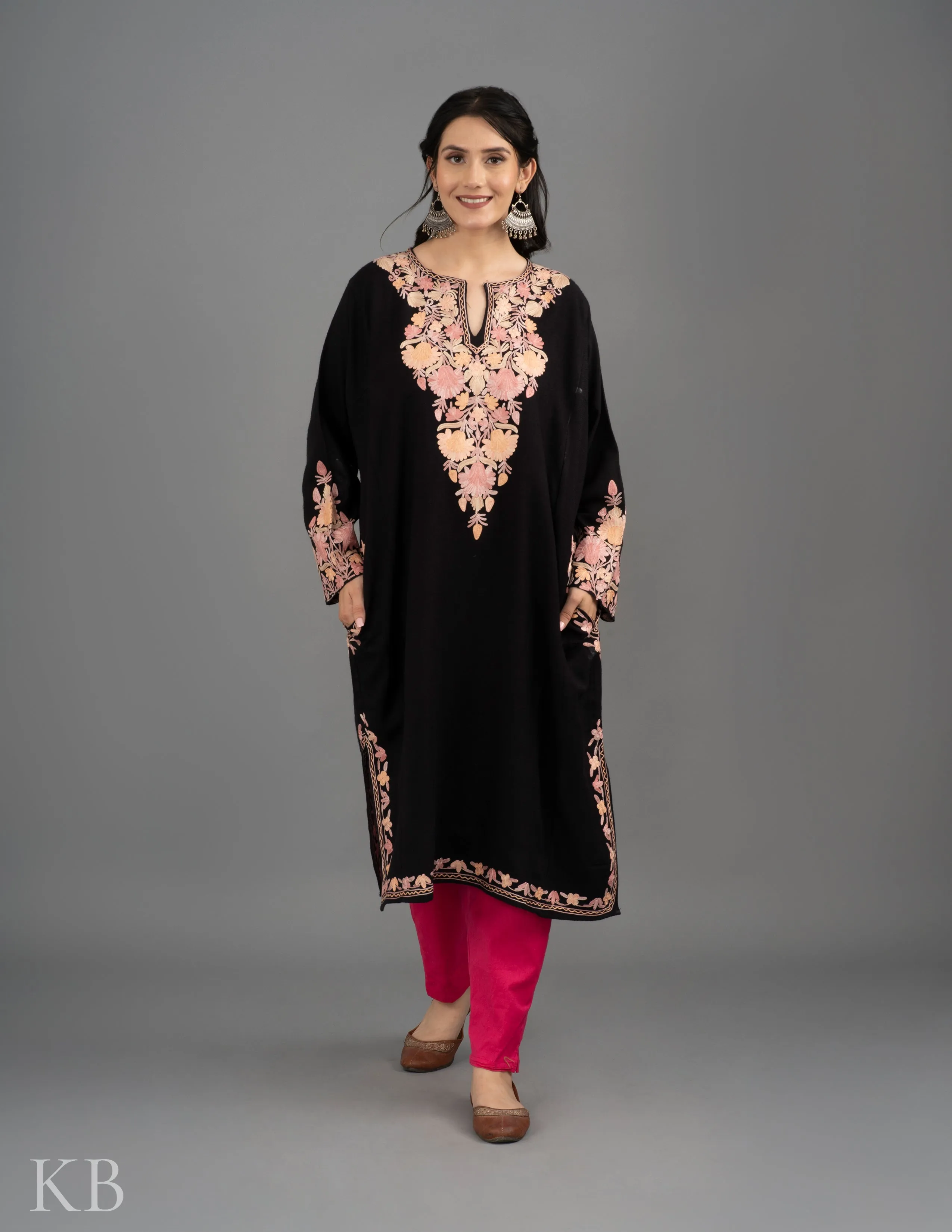 Rang-e-Khizan Black Floral Aari Phiran