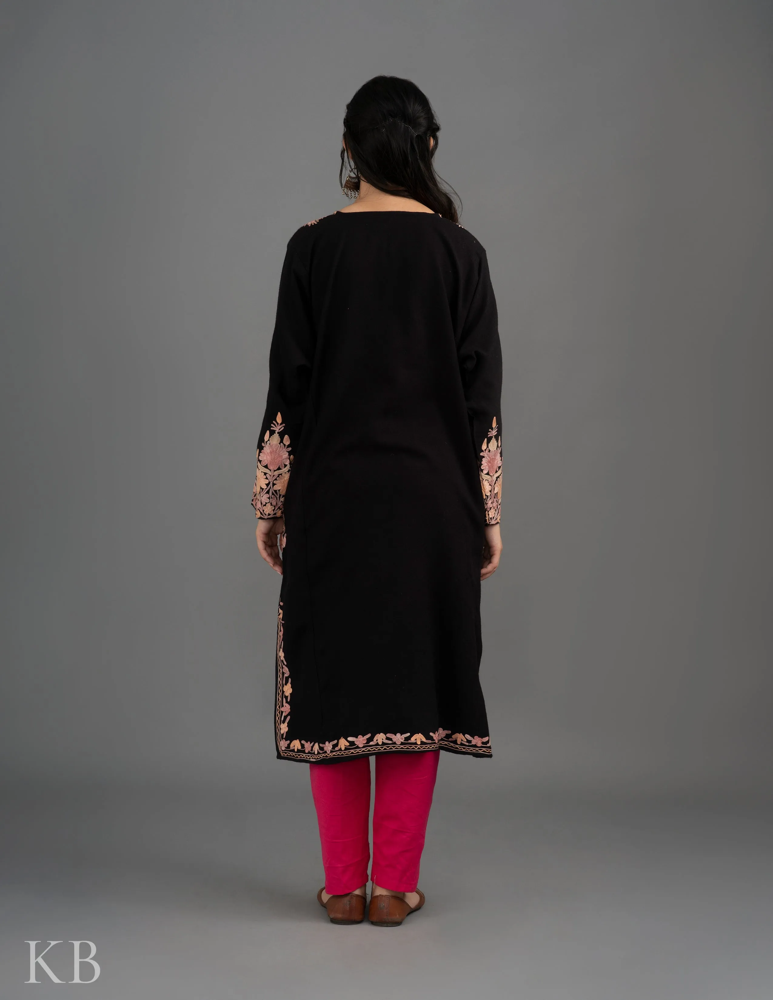 Rang-e-Khizan Black Floral Aari Phiran