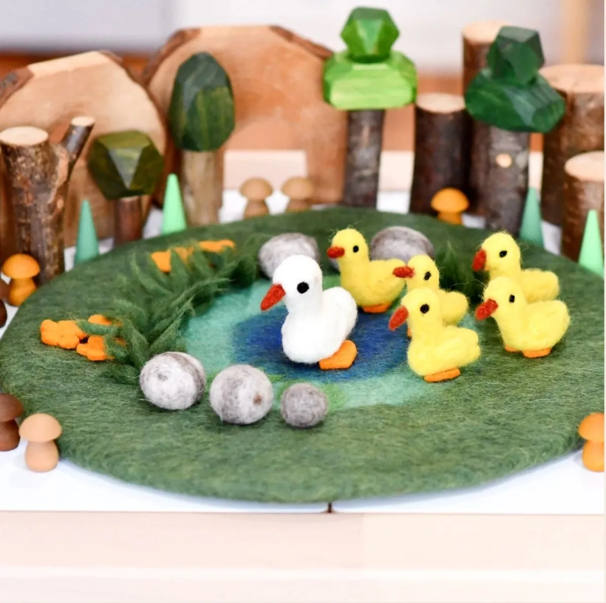 Tara Treasures | Duck Pond with 6 Ducks Play Mat Playscape