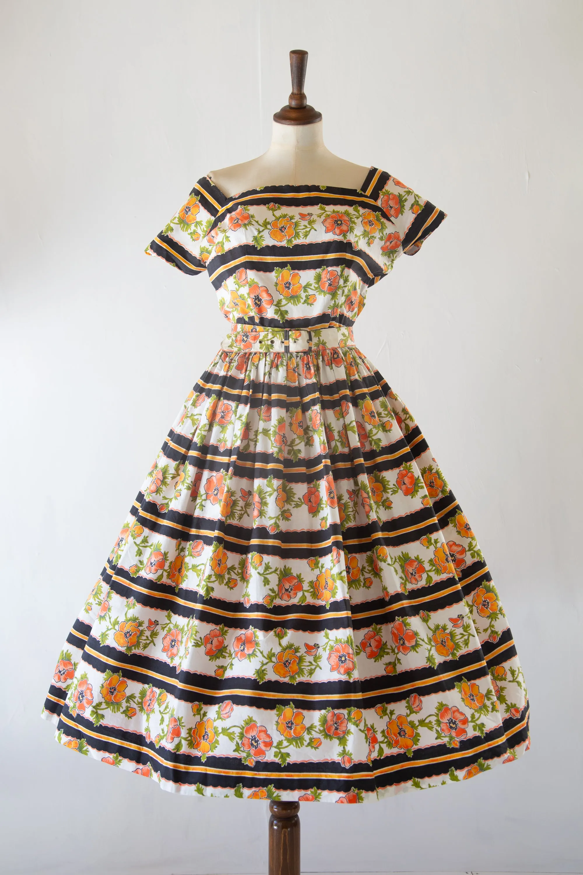 Vintage 1950s Poppy Print Cotton Picnic dress