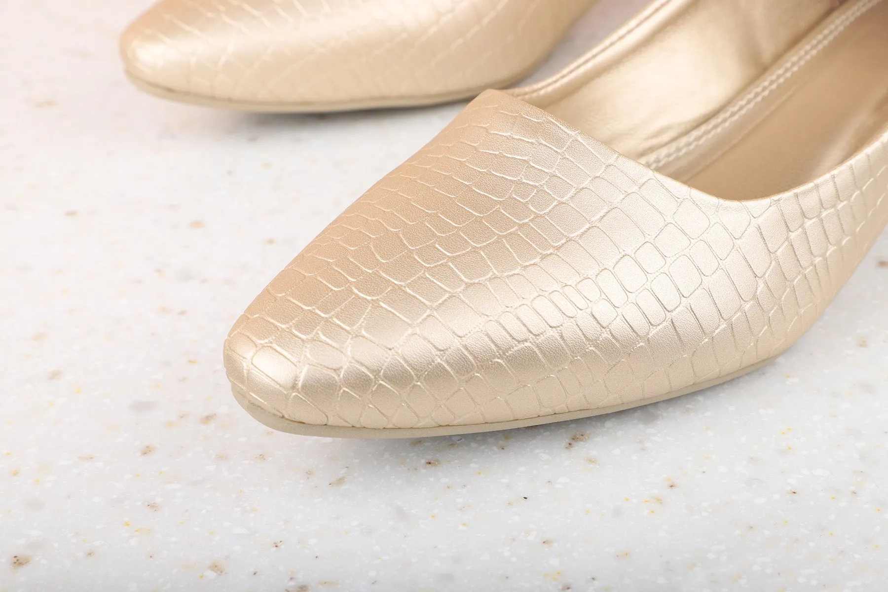 Women Gold Textured  Kitten Pumps