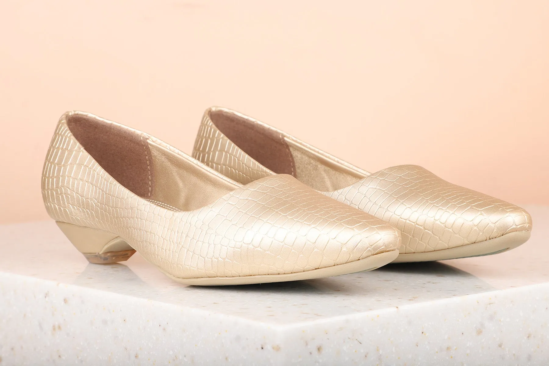 Women Gold Textured  Kitten Pumps